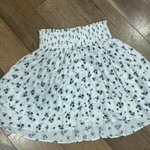Torrid White Floral Ruffled Skirt Size 1